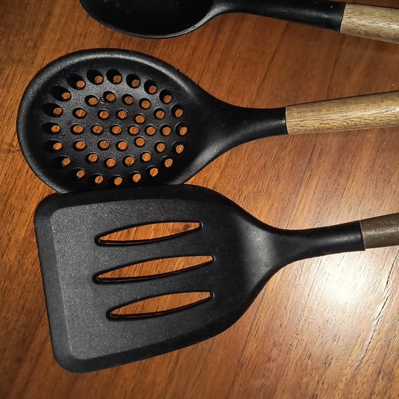 Kitchen Utensils - Picture 2 of 8